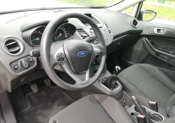 Ford Fiesta cena 27700 przebieg: 132827, rok produkcji 2013 z Frampol małe 254